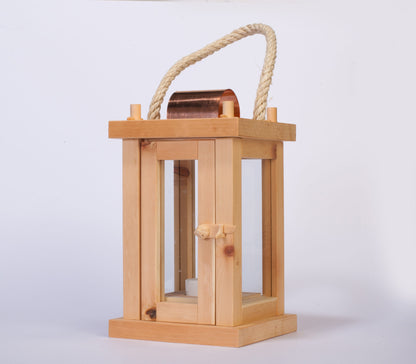 Laterne aus Zirbenholz