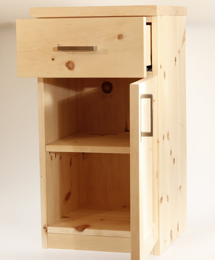 Nachttischschrank aus Zirbenholz