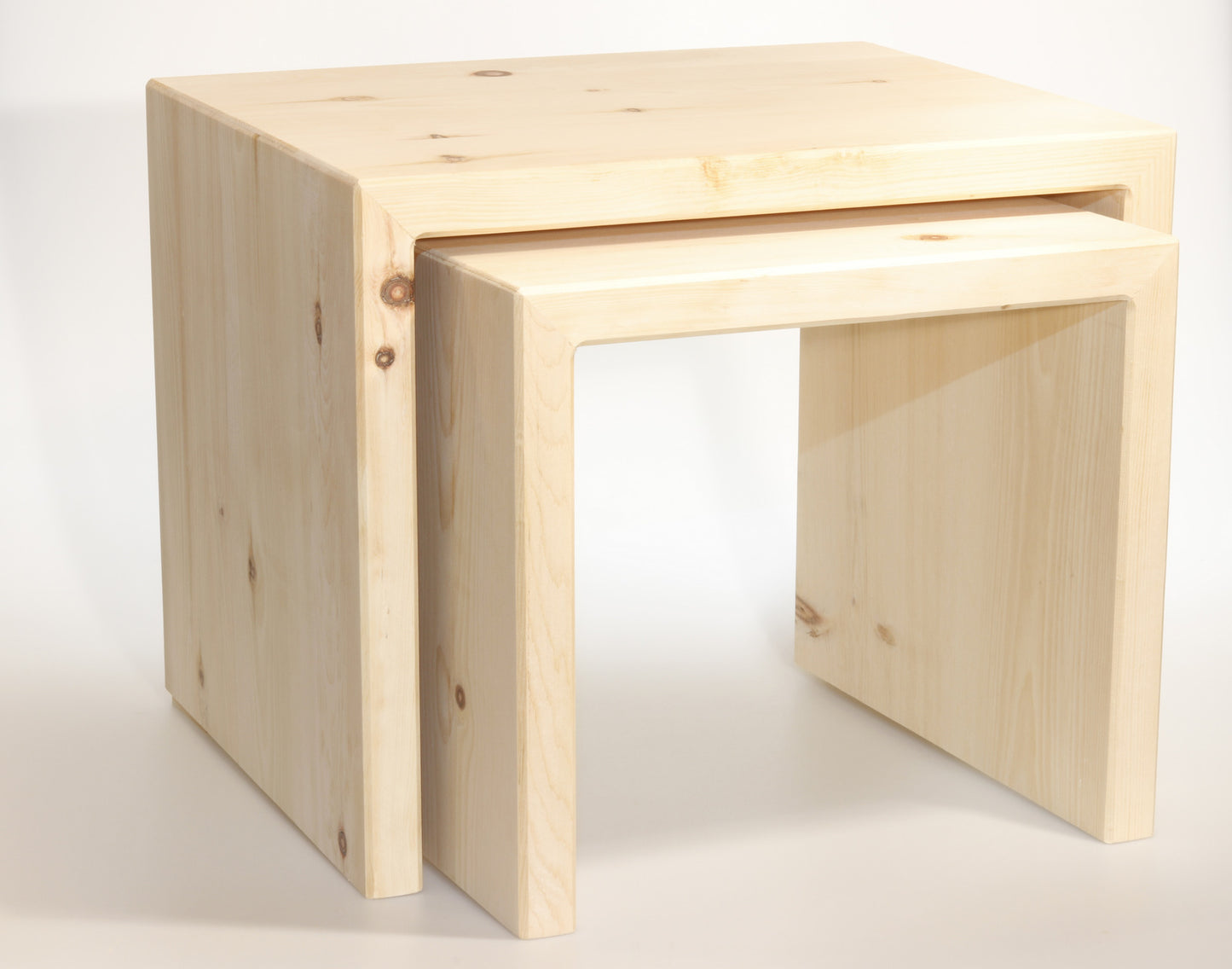 Beistelltische aus Zirbenholz