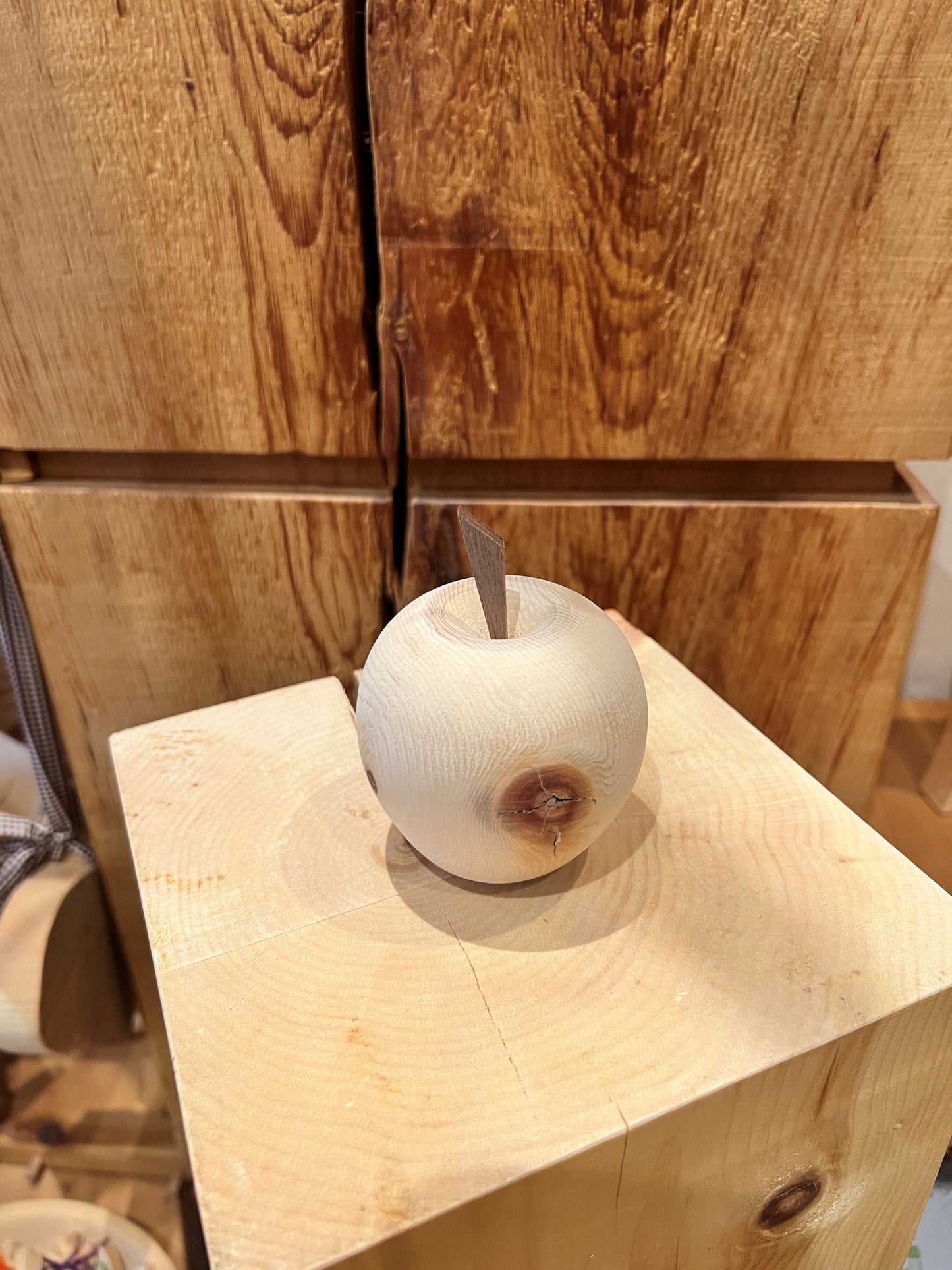 Apfel gedrechselt
