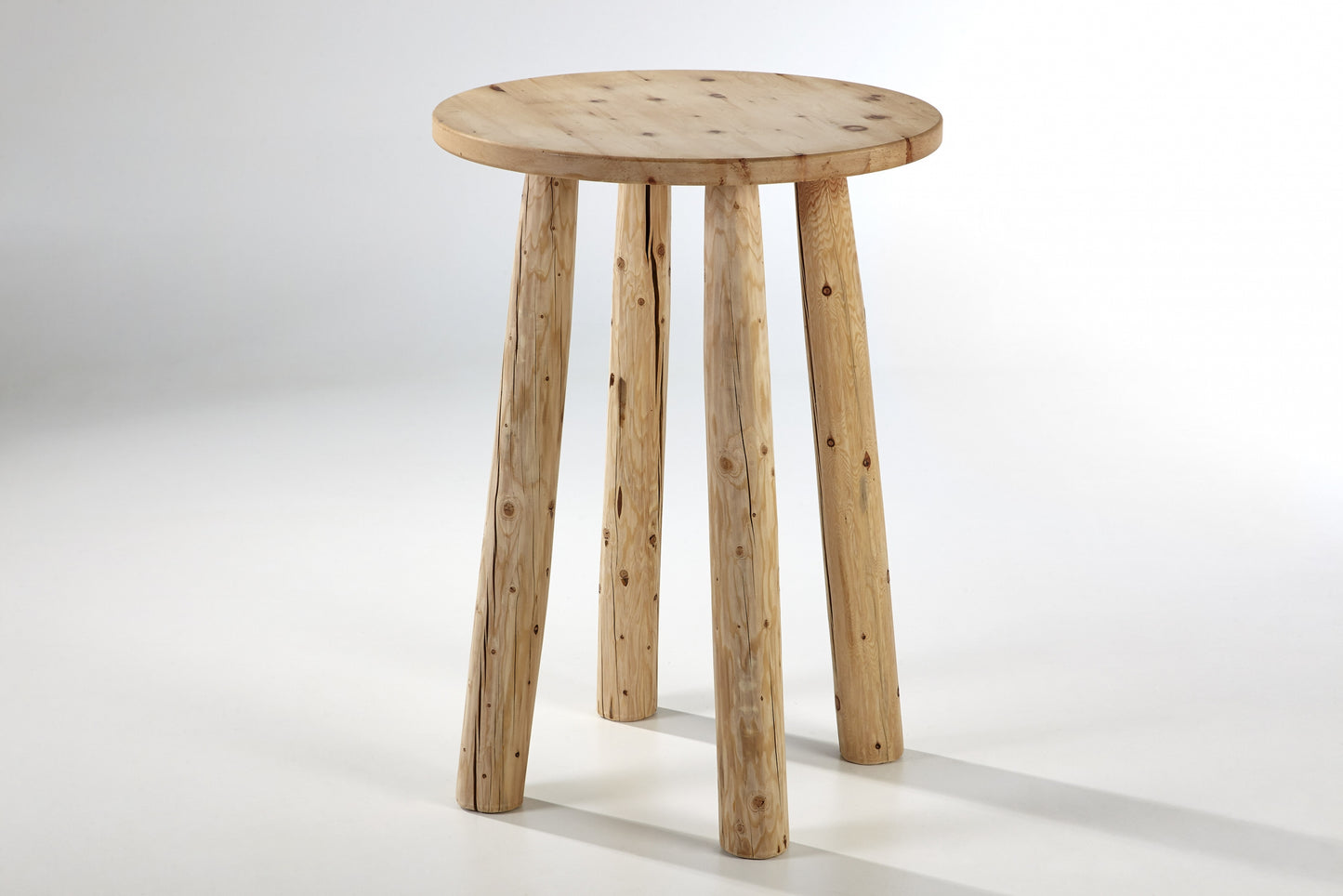 Barhocker und Stehtisch