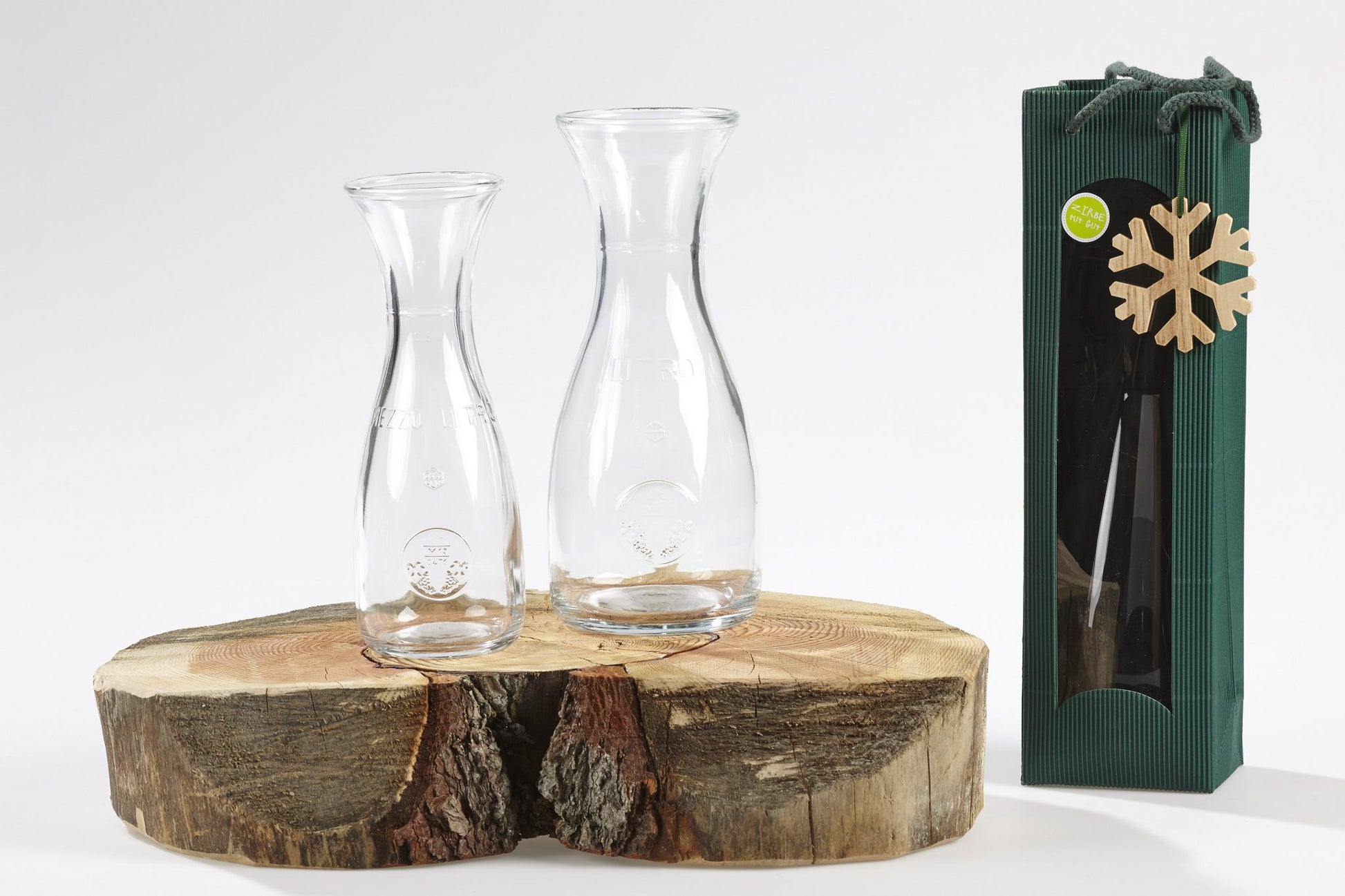 Karaffe mit Zirbenkugel (1L)